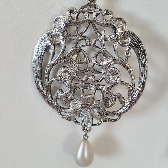 Vintage to Modern Lot Jewelry Silver Tone Blue Necklaces Bracelets Avon L&F etc - Picture 9 of 12